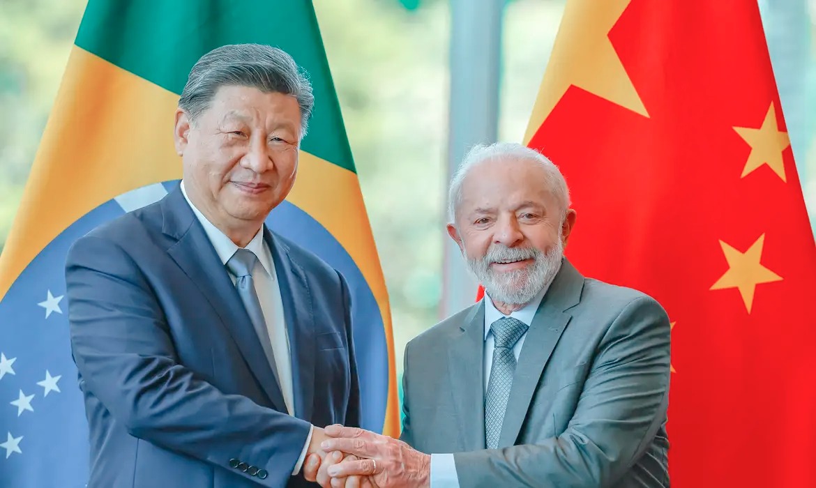 Xi Jinping e Lula assinam 37 acordos bilaterais