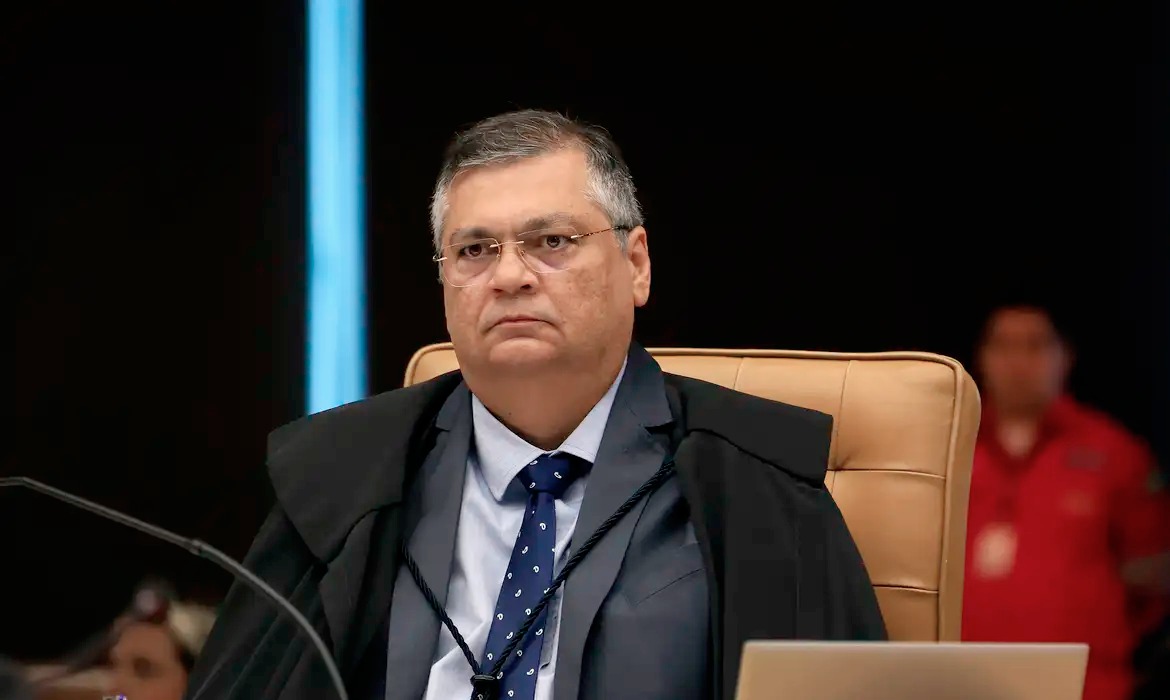 Ministro Flávio Dino libera retomada do pagamento de emendas parlamentares suspensas 